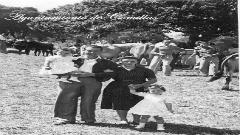 Familia en la feria (hacia 1960)